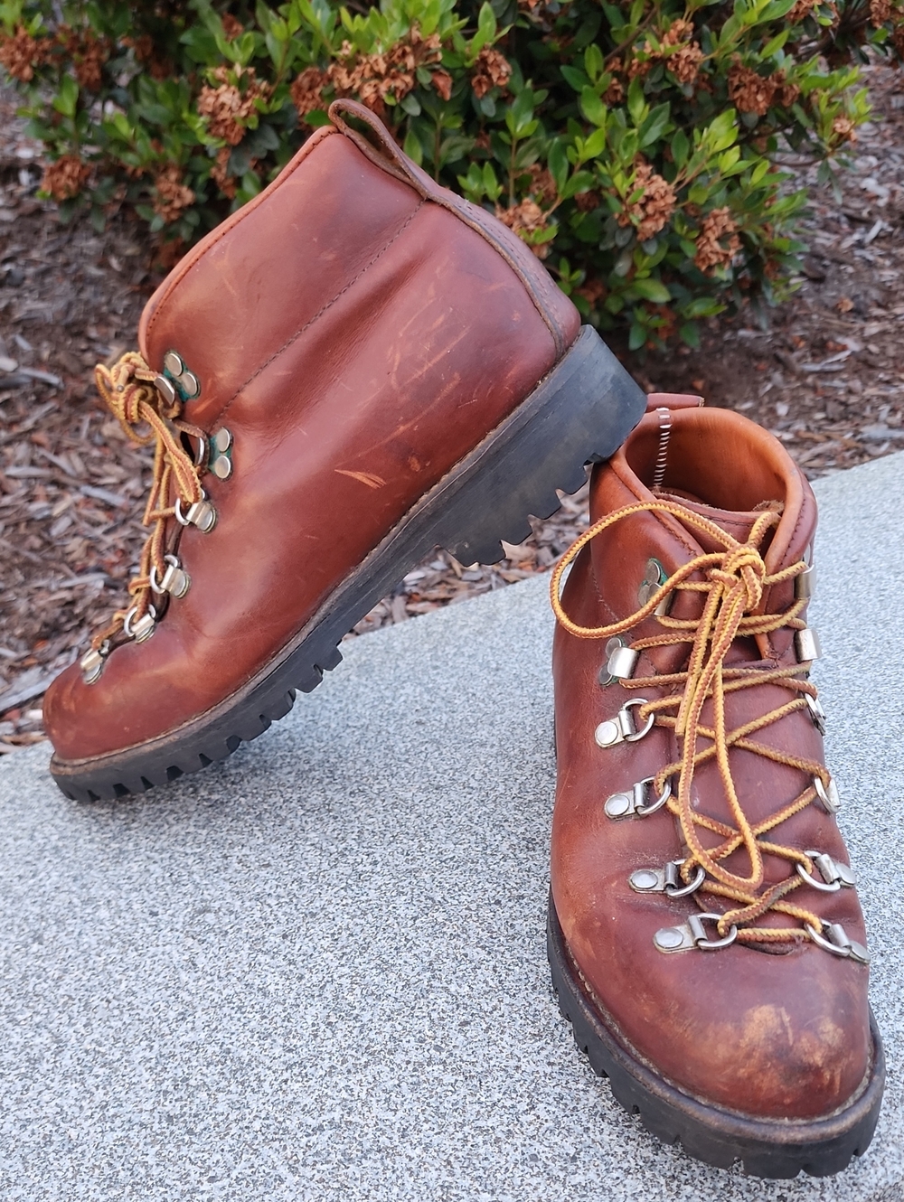 Danner 46490 Brown Leather Hiking Boots Size 7.5 AA (Extra Narrow/ Slim)